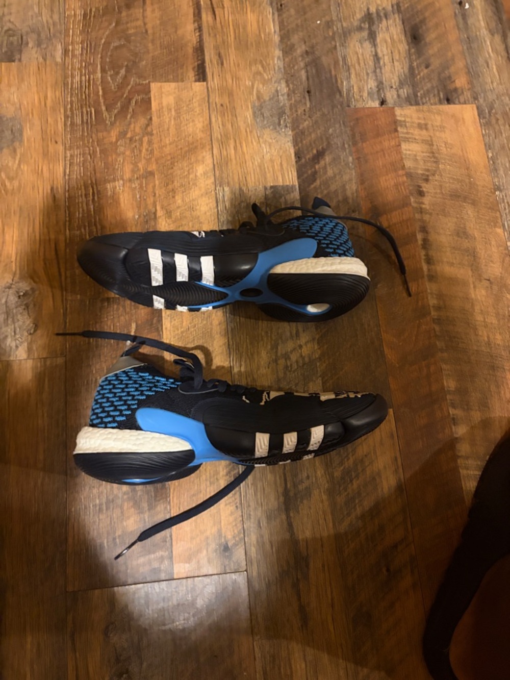adidas Men’s Black White Blue Patterned Sneakers - Picture 4 of 5